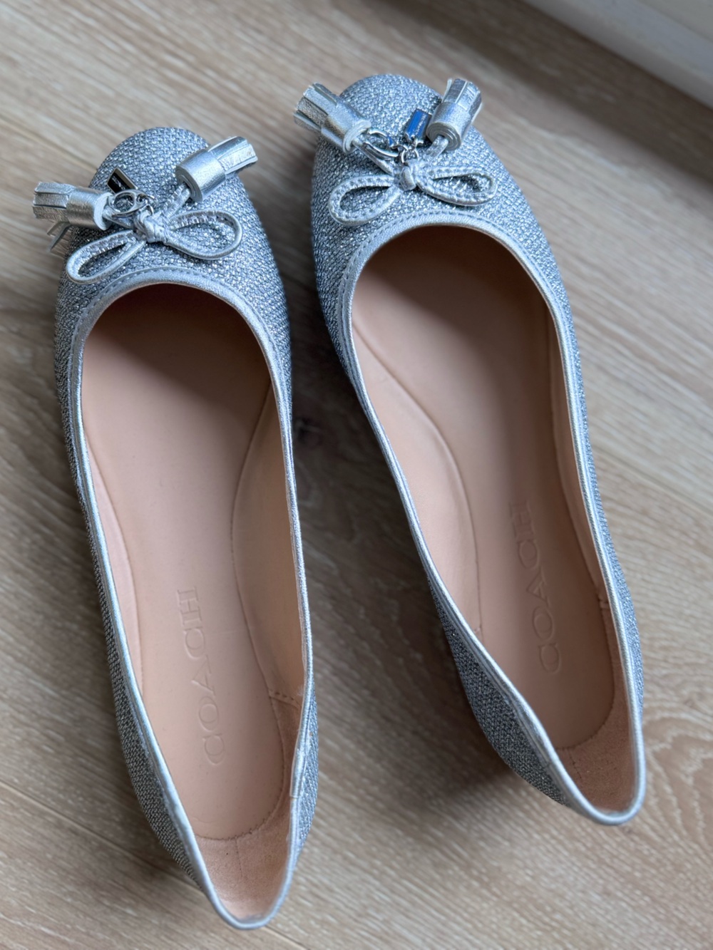 COACH Benni Silver Metallic Glitter Ballet Flats Bow Tassel Size US 5 B